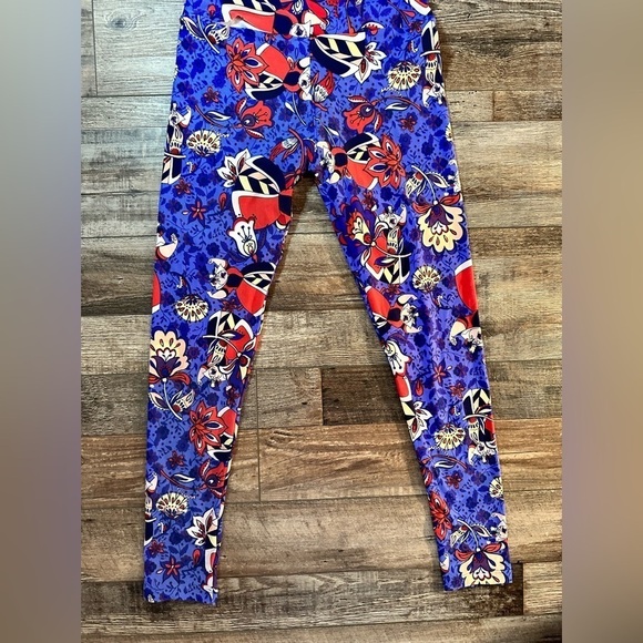Lularoe Disney Queen of hearts! bright buttery soft leggings - Picture 2 of 4